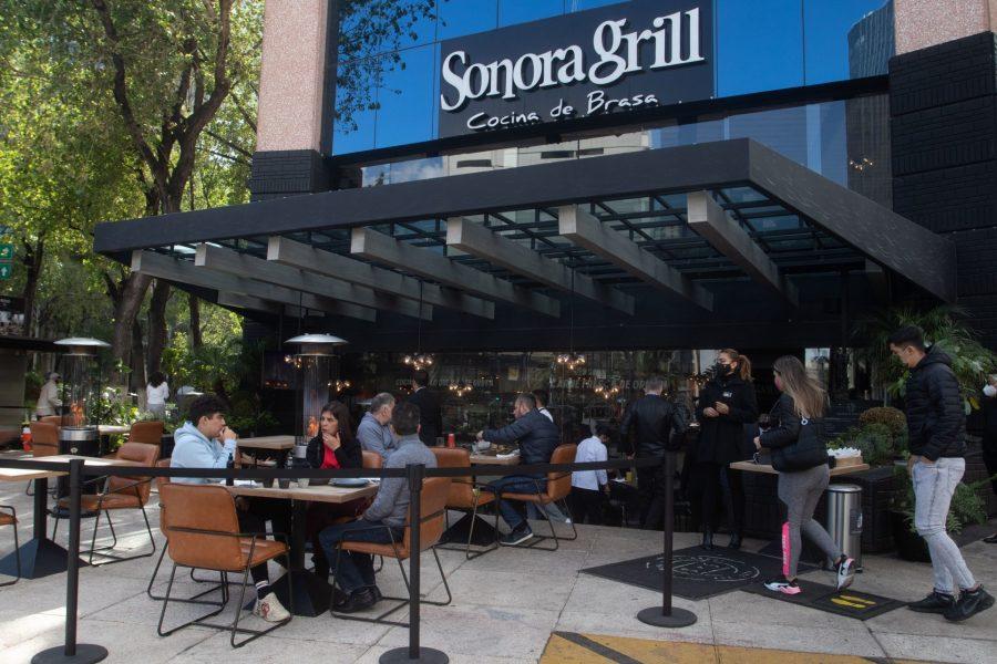 Sonora Grill quiere arreglar en lo oscurito caso por discriminación: Sheinbaum