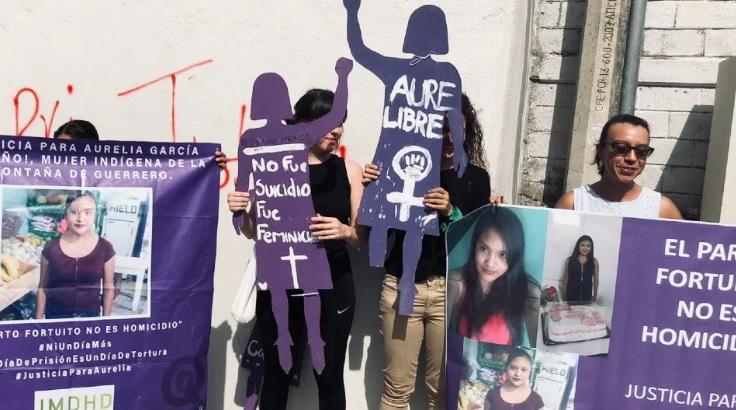Retrasan sentencia de Aurelia, joven indígena encarcelada por aborto fortuito