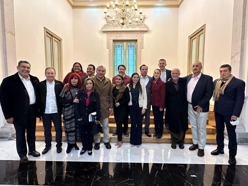 Morena pide a gobernadores “piso parejo” en trato a aspirantes a presidenciales 