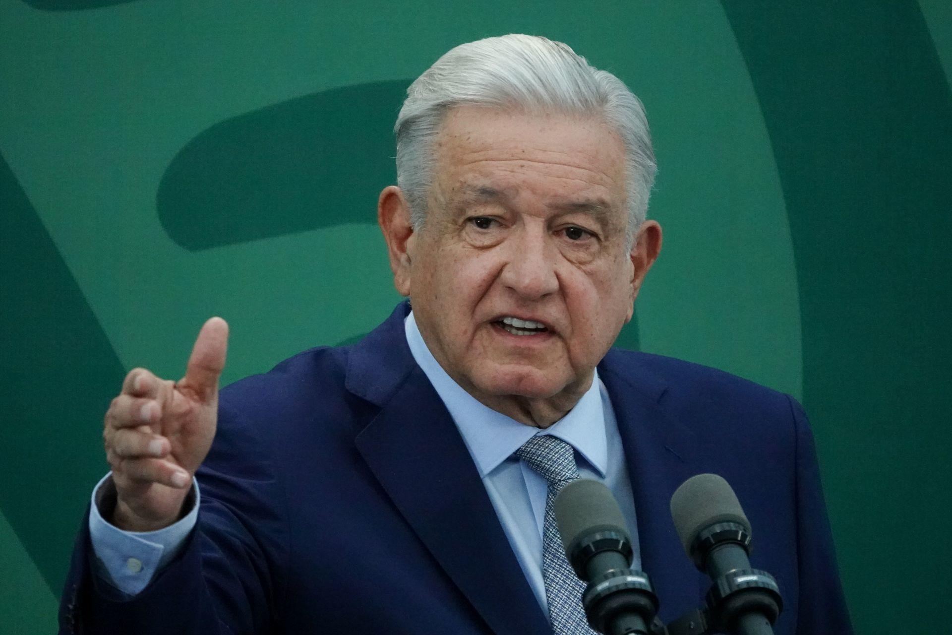 AMLO reconoce intervención telefónica a defensor de DH; "no es espionaje es inteligencia" 