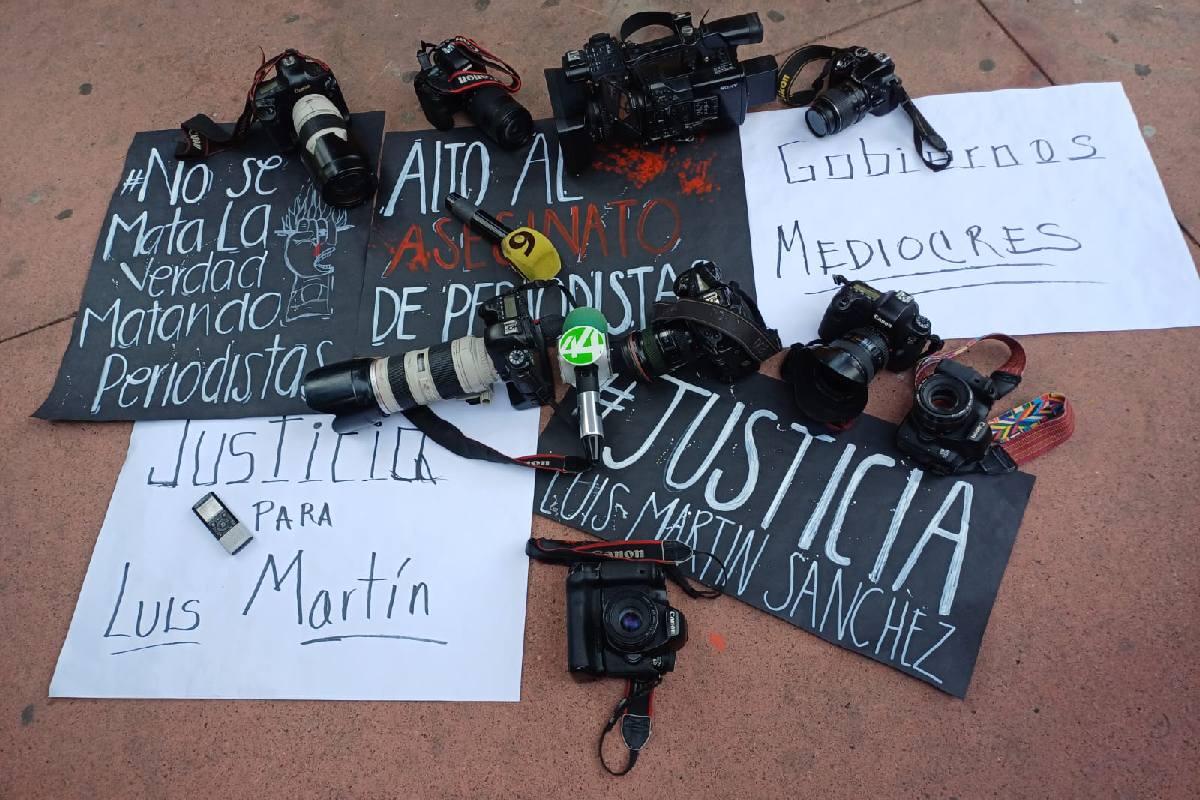  Protestan periodistas por el asesinato de Luis Martín Sánchez y agresiones a la prensa