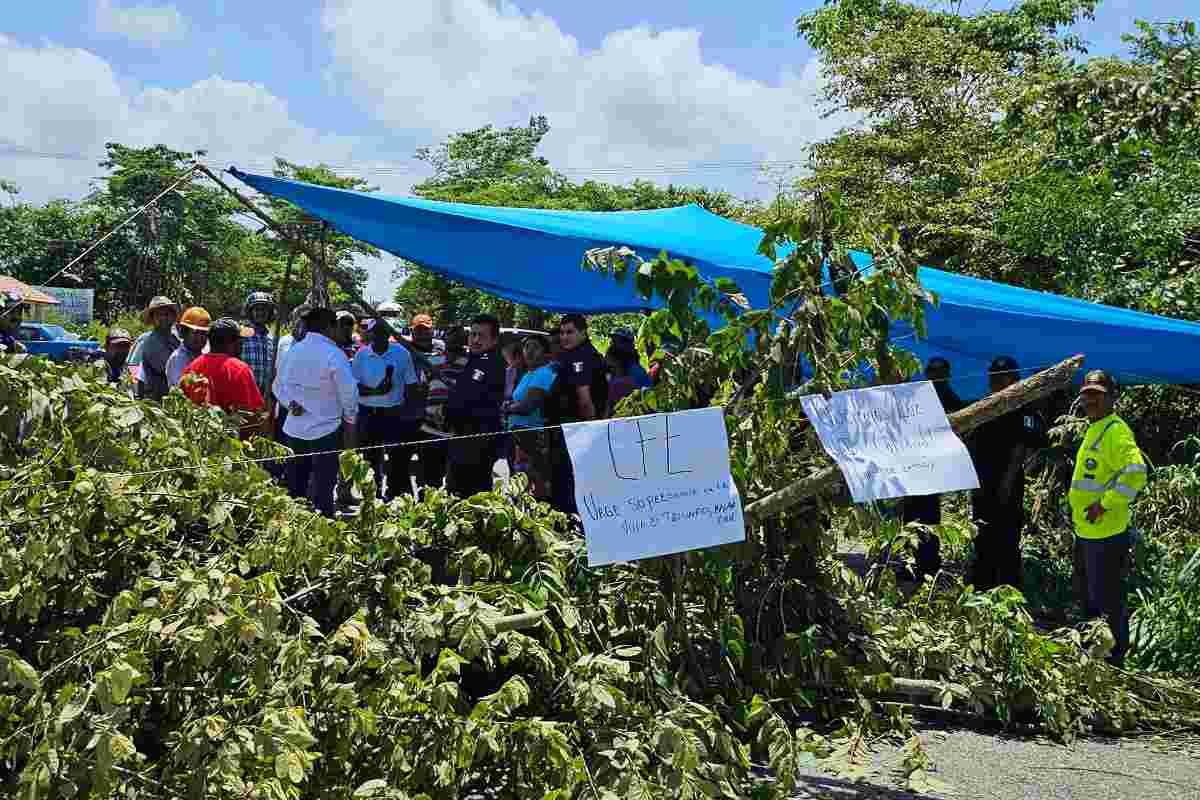 Pobladores de Balancán, Tabasco, protestan por falta de electricidad por obras del Tren Maya