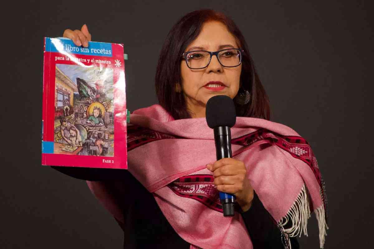 SEP promete publicar información sobre elaboración de libros de texto