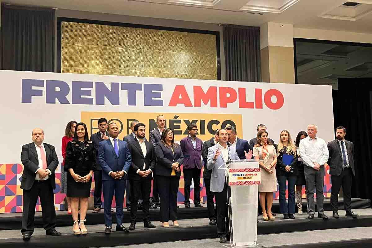 26 personas vigilarán consulta del Frente Amplio; habrá políticos, académicos y exconsejeros