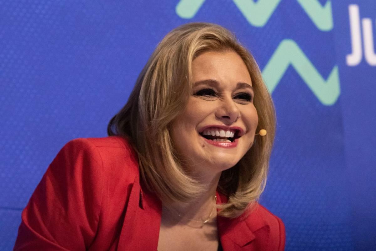 Maru Campos, gobernadora de Chihuahua, ordena detener la distribución de los nuevos libros de texto