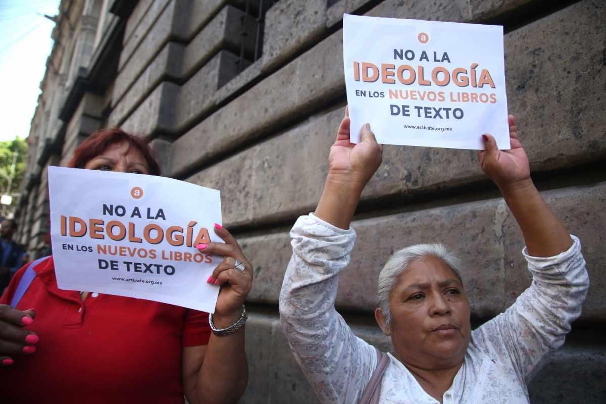 Unión de Padres de Familia gana amparo para frenar distribución de libros de texto