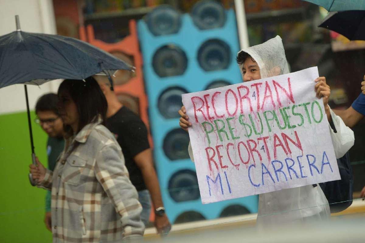 Estudiantes de posgrado del Conahcyt convocan a manifestación; exigen restitución de sus becas