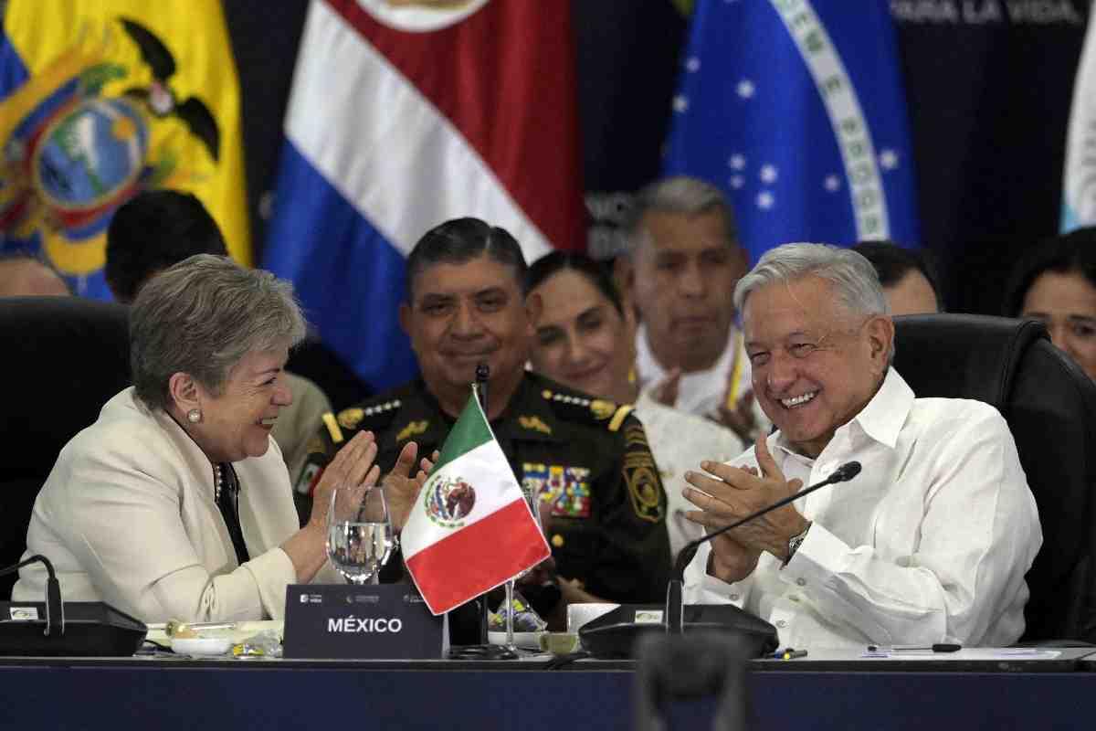 Defensa y Marina van con AMLO a foro sobre drogas en Cali, Colombia